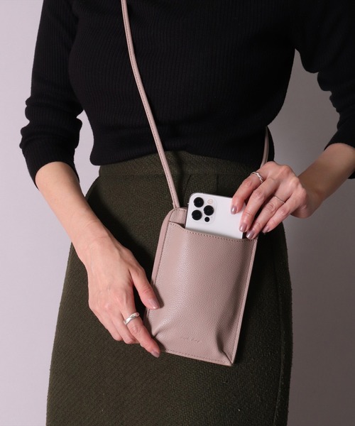 Legato Largo（レガートラルゴ）の「(LF)【Legato Largo】フェイクレザー スマホショルダー バッグ（ショルダーバッグ・レディース・グレイッシュベージュ/ブラック/グレイッシュブルー/グレー・ONE SIZE）」の4枚目の写真
