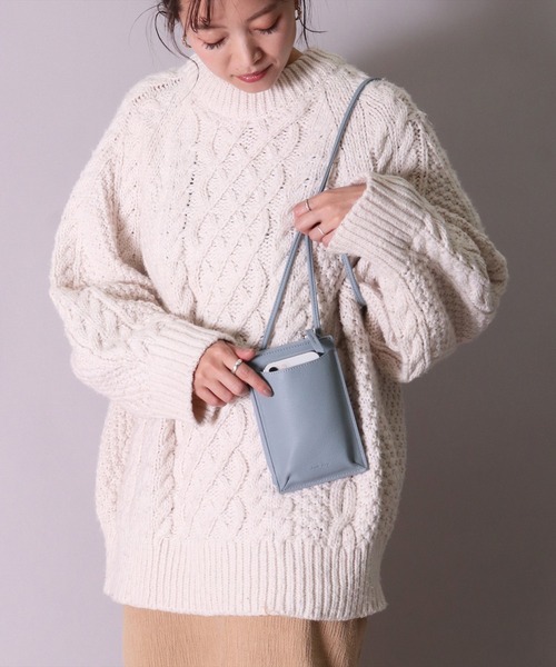 Legato Largo（レガートラルゴ）の「(LF)【Legato Largo】フェイクレザー スマホショルダー バッグ（ショルダーバッグ・レディース・グレイッシュベージュ/ブラック/グレイッシュブルー/グレー・ONE SIZE）」の5枚目の写真