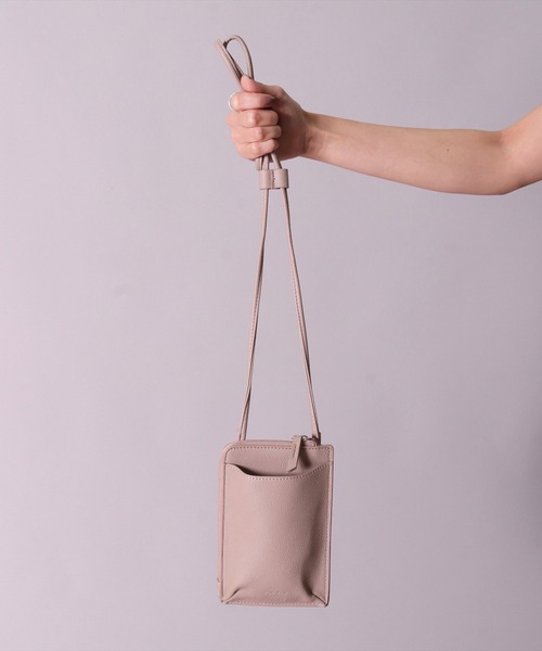 Legato Largo（レガートラルゴ）の「(LF)【Legato Largo】フェイクレザー スマホショルダー バッグ（ショルダーバッグ・レディース・グレイッシュベージュ/ブラック/グレイッシュブルー/グレー・ONE SIZE）」の10枚目の写真