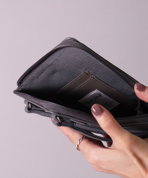 Legato Largo（レガートラルゴ）の「(LF)【Legato Largo】フェイクレザー スマホショルダー バッグ（ショルダーバッグ・レディース・グレイッシュベージュ/ブラック/グレイッシュブルー/グレー・ONE SIZE）」の17枚目の写真