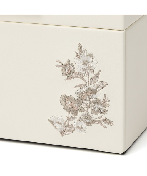 Francfranc エンブロイダリーフラワー ジュエリーボックス S ベージュ Francfranc(フランフラン) エンブロイダリーフラワー ジュエリー