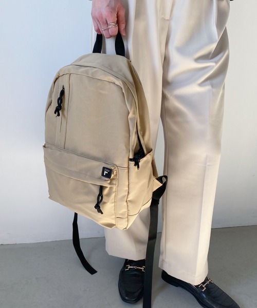 thank U more(サンキューモア)の「【A4対応】アウトポケット付きシンプルリュックサック バックパック(バックパック/リュック・レディース・ベージュ/ホワイト/ブラック・FREE)」の8枚目の写真