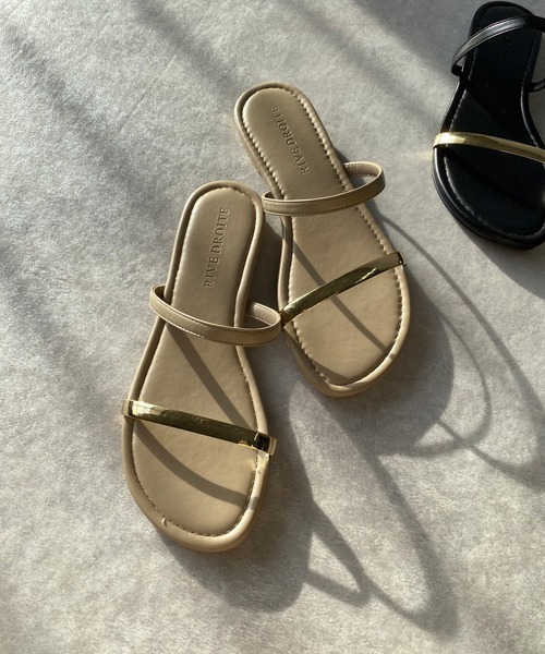 RIVE DROITE(リヴドロワ)の「シンプルデザインにメタリックが映える/メタリックラインサンダル(サンダル・レディース・ブラック/ベージュ・S/M/L)」の11枚目の写真