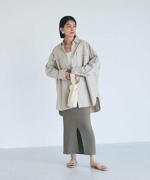 RIVE DROITE(リヴドロワ)の「シンプルデザインにメタリックが映える/メタリックラインサンダル(サンダル・レディース・ブラック/ベージュ・S/M/L)」の13枚目の写真