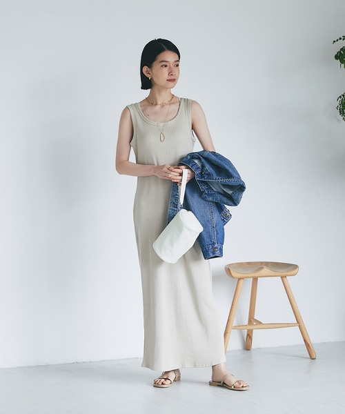 RIVE DROITE(リヴドロワ)の「シンプルデザインにメタリックが映える/メタリックラインサンダル(サンダル・レディース・ブラック/ベージュ・S/M/L)」の18枚目の写真