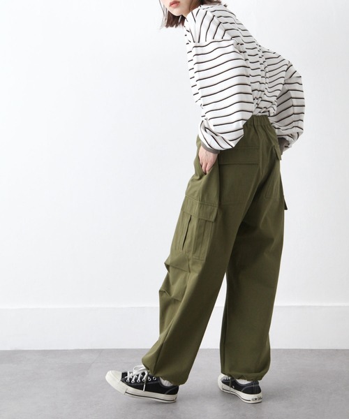 Chillfar(チルファー)の「ドロストパラシュートワイドカーゴパンツ(カーゴパンツ・レディース・カーキ/ホワイト/ブラック/グレイッシュベージュ・FREE)」の13枚目の写真