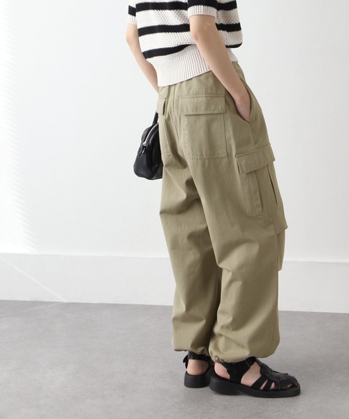 Chillfar(チルファー)の「ドロストパラシュートワイドカーゴパンツ(カーゴパンツ・レディース・カーキ/ホワイト/ブラック/グレイッシュベージュ・FREE)」の6枚目の写真