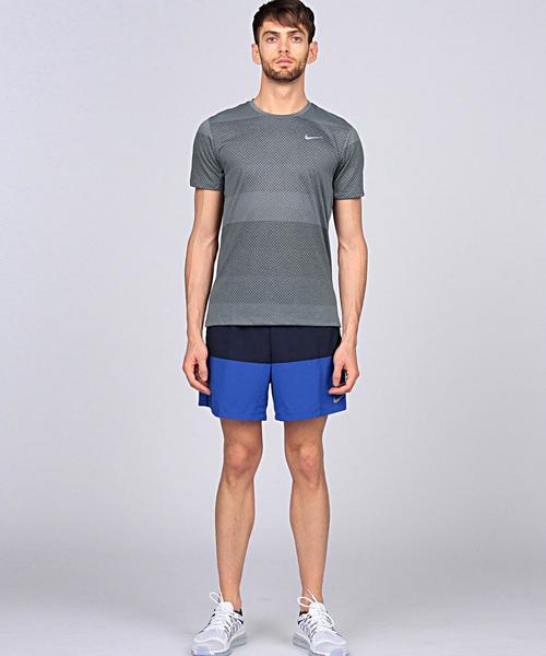 ナイキ カラーブロックショートパンツ Mサイズ NIKE（ナイキ）の「NIKE（ナイキ） 5インチ カラーブロック