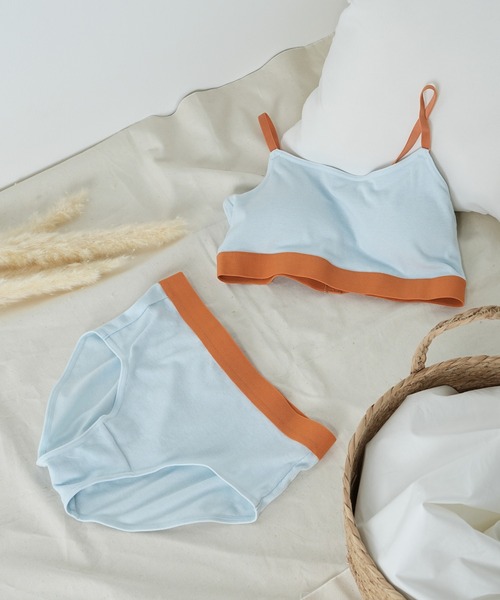 GUNZE(グンゼ)の「【GUNZE×TYPY】配色リブハーフトップ(その他アンダーウェア/インナー・レディース・ブラック/サックスブルー/ブラウン/ホワイト系その他/イエロー・MEDIUM/LARGE)」の7枚目の写真