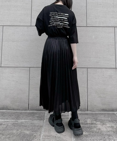 Figments（フィグメンツ）の「メタリックプリーツロングスカート（スカート・レディース・ブラック/シルバー・FREE）」の17枚目の写真