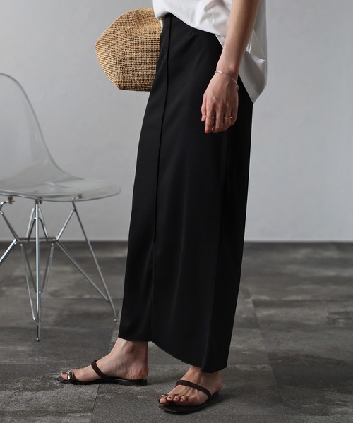 Bonjour Sagan（ボンジュールサガン）の「フロントシームスリットスカート（スカート・レディース・ブラック/ブルー・FREE）」の4枚目の写真