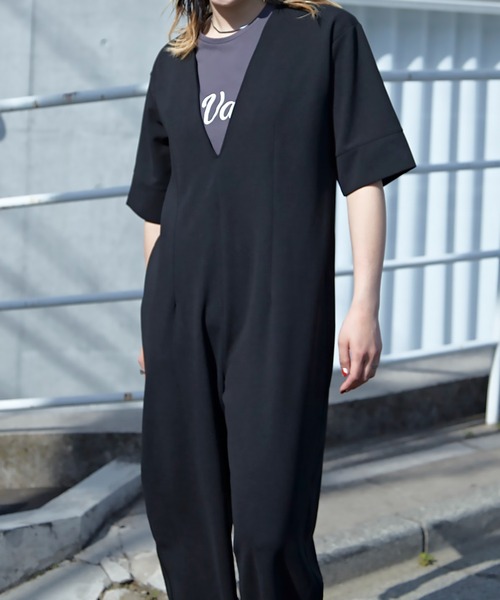 mi via loca（ミヴィアロカ）の「Vネックロンパース（サロペット/オーバーオール・レディース・ベージュ/ブラック/ブルー・FREE）」の17枚目の写真