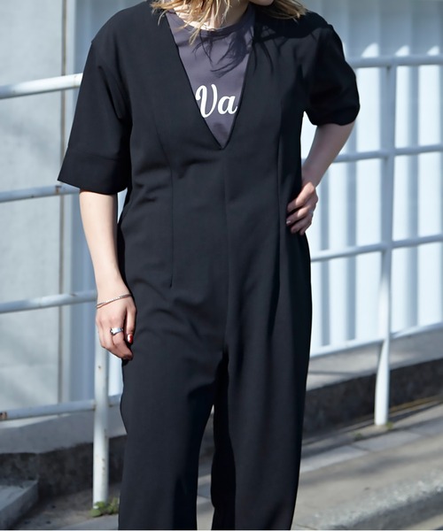 mi via loca（ミヴィアロカ）の「Vネックロンパース（サロペット/オーバーオール・レディース・ベージュ/ブラック/ブルー・FREE）」の19枚目の写真