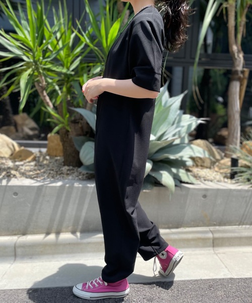 mi via loca（ミヴィアロカ）の「Vネックロンパース（サロペット/オーバーオール・レディース・ベージュ/ブラック/ブルー・FREE）」の4枚目の写真