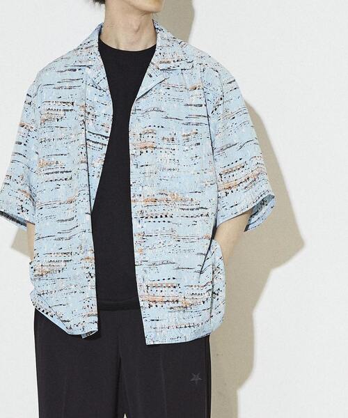 CONVERSE TOKYO(コンバーストウキョウ)の「LOOSE WHOLE PRINT SHIRT(シャツ/ブラウス・メンズ・サックスブルー/ブラック/ホワイト・MEDIUM/LARGE)」の1枚目の写真