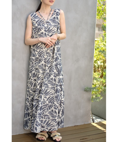 &. NOSTALGIA（アンドドットノスタルジア）の「ホルターネックリゾートワンピース（ワンピース・レディース・ブルー/グレー・FREE）」の2枚目の写真