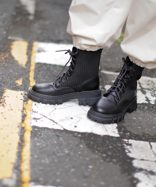 FREE'S MART(フリーズマート)の「◆レースアップブーツ(ブーツ・レディース・ホワイト/ブラック・SMALL/MEDIUM)」の5枚目の写真