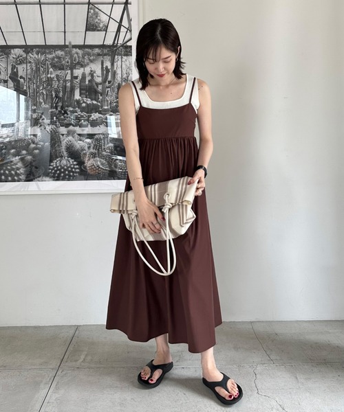 Doux archives（ドゥアルシーヴ）の「ナイロンギャザーフレアキャミワンピース（ワンピース・レディース・ブラック/ブラウン/ベージュ・FREE）」の12枚目の写真