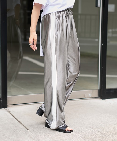 COLONY 2139（コロニートゥーワンスリーナイン）の「ラインサテンパンツ（その他パンツ・レディース・グレー/シャンパン・FREE）」の6枚目の写真