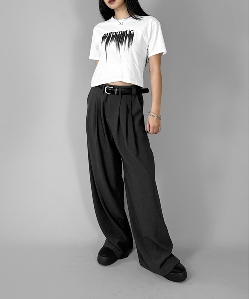 LVEU.(ラブユ.)の「【LVEU.】デザインロゴコンパクトTシャツ/ トップス カットソー Tシャツ 半袖 コンパクト ショート クロップド プリント グラフィック ロゴ ホワイト ブラック(Tシャツ/カットソー・レディース・ホワイト/ブラック・FREE)」の14枚目の写真