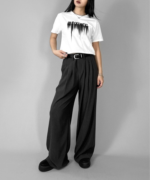 LVEU.(ラブユ.)の「【LVEU.】デザインロゴコンパクトTシャツ/ トップス カットソー Tシャツ 半袖 コンパクト ショート クロップド プリント グラフィック ロゴ ホワイト ブラック(Tシャツ/カットソー・レディース・ホワイト/ブラック・FREE)」の17枚目の写真