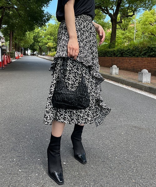 SEN TOKYO（セントーキョー）の「フェミニンにもカジュアルにも。くしゅくしゅハンドバック（ハンドバッグ・レディース・シルバー/ホワイト/ブラック・FREE）」の15枚目の写真