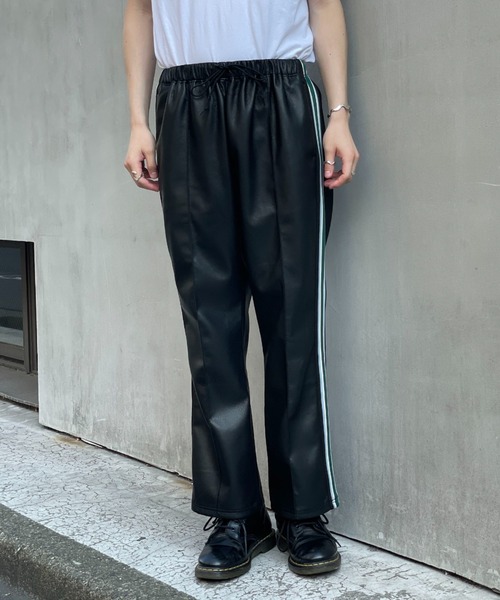 CIAOPANIC（チャオパニック）の「レザートラックパンツ（その他パンツ