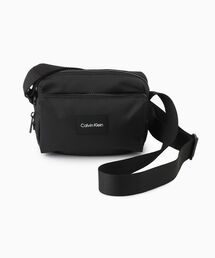 Calvin Klein（カルバン・クライン）の「CK マスト カメラバッグ（ボディバッグ/ウエストポーチ・メンズ）」