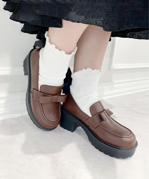 cs T&P(シーエスティーアンドピー)の「リボン付きローファー(パンプス・レディース・ダークブラウン/ブラック/アイボリー/ブラック系1・L/M/LL/S/XL)」の8枚目の写真