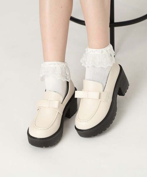 cs T&P(シーエスティーアンドピー)の「リボン付きローファー(パンプス・レディース・ダークブラウン/ブラック/アイボリー/ブラック系1・L/M/LL/S/XL)」の21枚目の写真