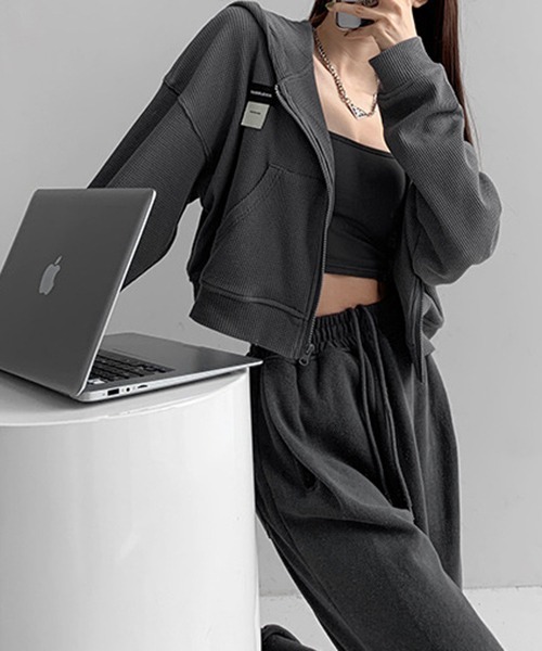 gossip！ロサンゼルス（ゴシップロサンゼルス）の「YUGA　フード付きショートトレーナー（パーカー・レディース・ライトグレー/ブラック・FREE）」の12枚目の写真