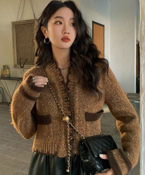 Achic(アシック)の「ショート丈ニットカーディガン(カーディガン/ボレロ・レディース・グレー/ブラウン・M)」の15枚目の写真