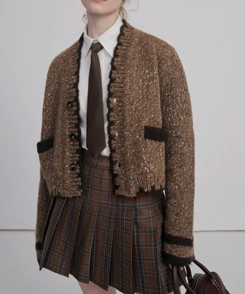 Achic(アシック)の「ショート丈ニットカーディガン(カーディガン/ボレロ・レディース・グレー/ブラウン・M)」の17枚目の写真