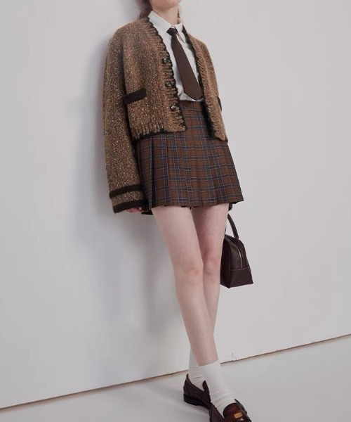 Achic(アシック)の「ショート丈ニットカーディガン(カーディガン/ボレロ・レディース・グレー/ブラウン・M)」の20枚目の写真