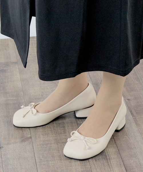 LibertyDoll（リバティードール）の「オブリークトゥ 4cmチャンキーヒール リボンパンプス（バレエシューズ・レディース・アイボリー/ブラック/ダークブラウン・S/M/L/LL）」の13枚目の写真