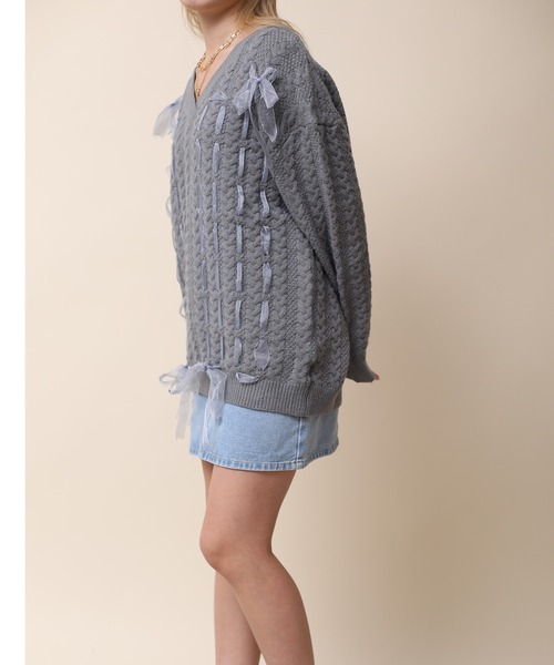 HOOK(フック)の「【HOOK】for girls ケーブル編みリボン通しデザインニット (AW)(ニット/セーター・レディース・ライトベージュ/グレー・S/M/L/XL)」の18枚目の写真