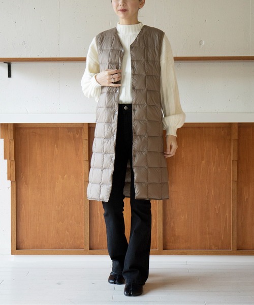 TAION(タイオン)の「【TAION】TAION-W001-LONG V NECK LONG DOWN JKT(ダウンジャケット/コート・レディース・ブラック/オフホワイト/カーキ・L/M)」の19枚目の写真