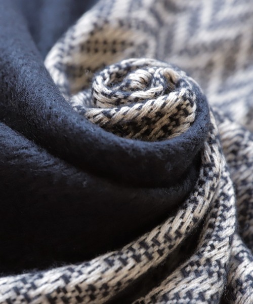 antiqua（アンティカ）の「ヘリンボーン柄マフラー（マフラー・レディース・ブラック・FREE）」の15枚目の写真