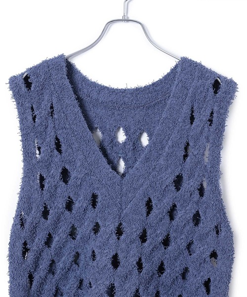 ADAM ET ROPE'（アダムエロペ）の「【WEB限定】スラッシュケーブルニットジレ（ベスト・レディース・ブルー系その他4/ブラック/オフホワイト・FREE）」の10枚目の写真