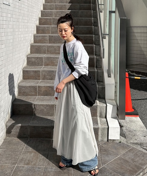 feepur（フェピュール）の「セパレートボリュームチュールスカート（スカート・レディース・ブラック/アイボリー・MEDIUM）」の4枚目の写真