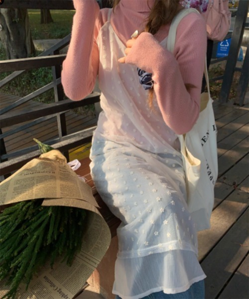 by muni:r（バイ ムニール）の「フラワーレースレイヤードワンピース（ワンピース・レディース・アイボリー/ブラック・FREE）」の3枚目の写真