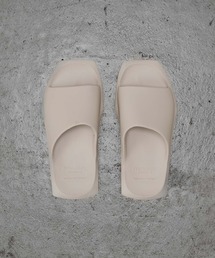muleboy（ミュールボーイ）の「PIAZZA X SLIDE（サンダル）」