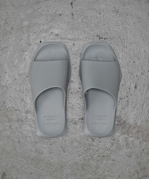 muleboy（ミュールボーイ）の「PIAZZA X SLIDE（サンダル）」