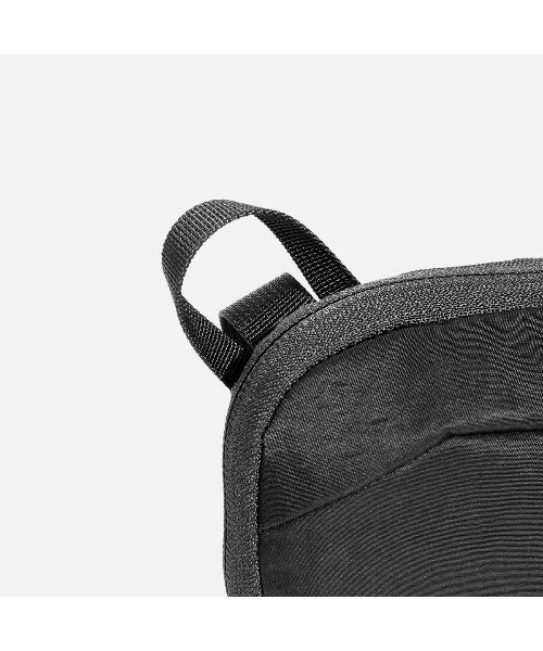 Aer（エアー）の「AER　Go Sling 2 Black　/　AER-21044（ボディバッグ/ウエストポーチ・メンズ・ブラック・FREE）」の6枚目の写真