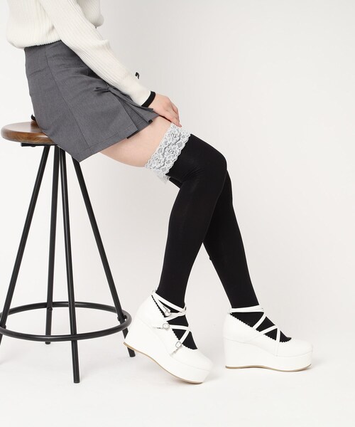 cs T&P(シーエスティーアンドピー)の「厚底クロスストラップウエッジパンプス 24SS(パンプス・レディース・ホワイト/ブラック系1/ブラック/レッド系1・S/M/L/LL)」の1枚目の写真