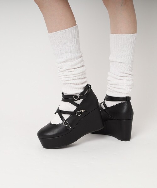 cs T&P(シーエスティーアンドピー)の「厚底クロスストラップウエッジパンプス 24SS(パンプス・レディース・ホワイト/ブラック系1/ブラック/レッド系1・S/M/L/LL)」の2枚目の写真