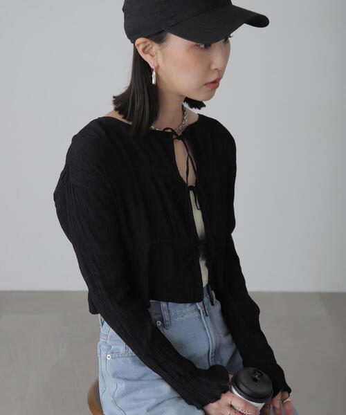 FREE'S MART(フリーズマート)の「◇シアーギャザー前開き短丈ブラウス(カーディガン/ボレロ・レディース・オレンジ/ライトグリーン/ホワイト/イエロー/ブラック・FREE)」の12枚目の写真