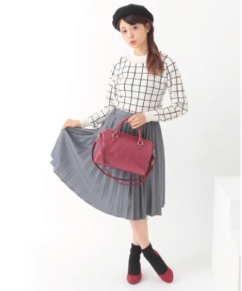 earth music&ecology（アースミュージックアンドエコロジー）の「【ハイハイハイネック】ビジューウィンドペンハイネックニット（ニット/セーター・レディース・アイボリー/ブラック・SMALL/LARGE/MEDIUM）」の2枚目の写真