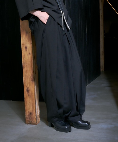 HARE（ハレ）の「YOSEワイドテーパードパンツ(HARE）（その他パンツ・メンズ・グレー/ブラック・SMALL/MEDIUM）」の19枚目の写真