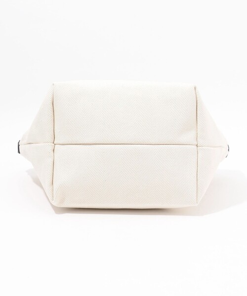 A VACATION（アヴァケーション）の「A VACATION VAST M トートバッグ（トートバッグ・レディース・ライトベージュ・FREE）」の8枚目の写真